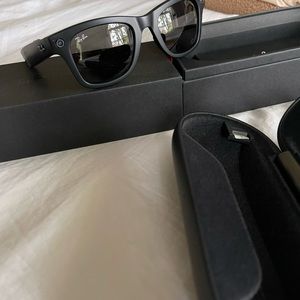 Brand New Rayban stories smart Bluetooth Sunglasses black wayfarer